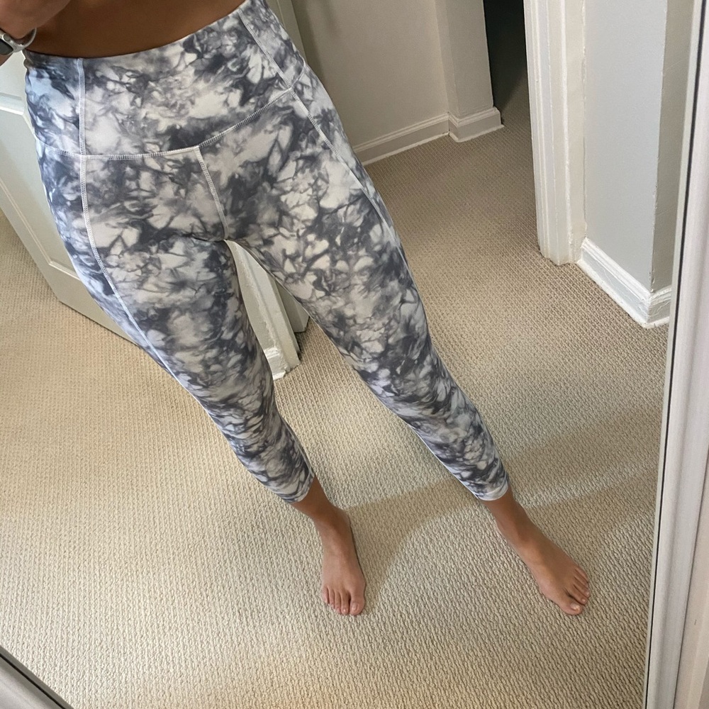 Athleta tie dye leggings